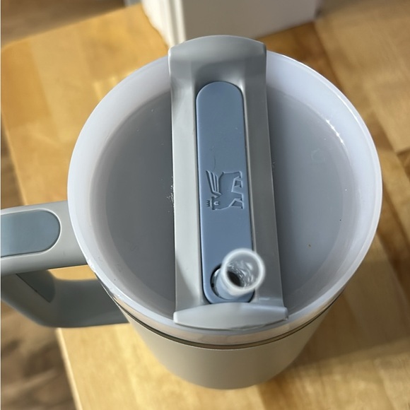 Stanley 40 oz. Quencher H2.0 FlowState Tumbler - Picture 3 of 3